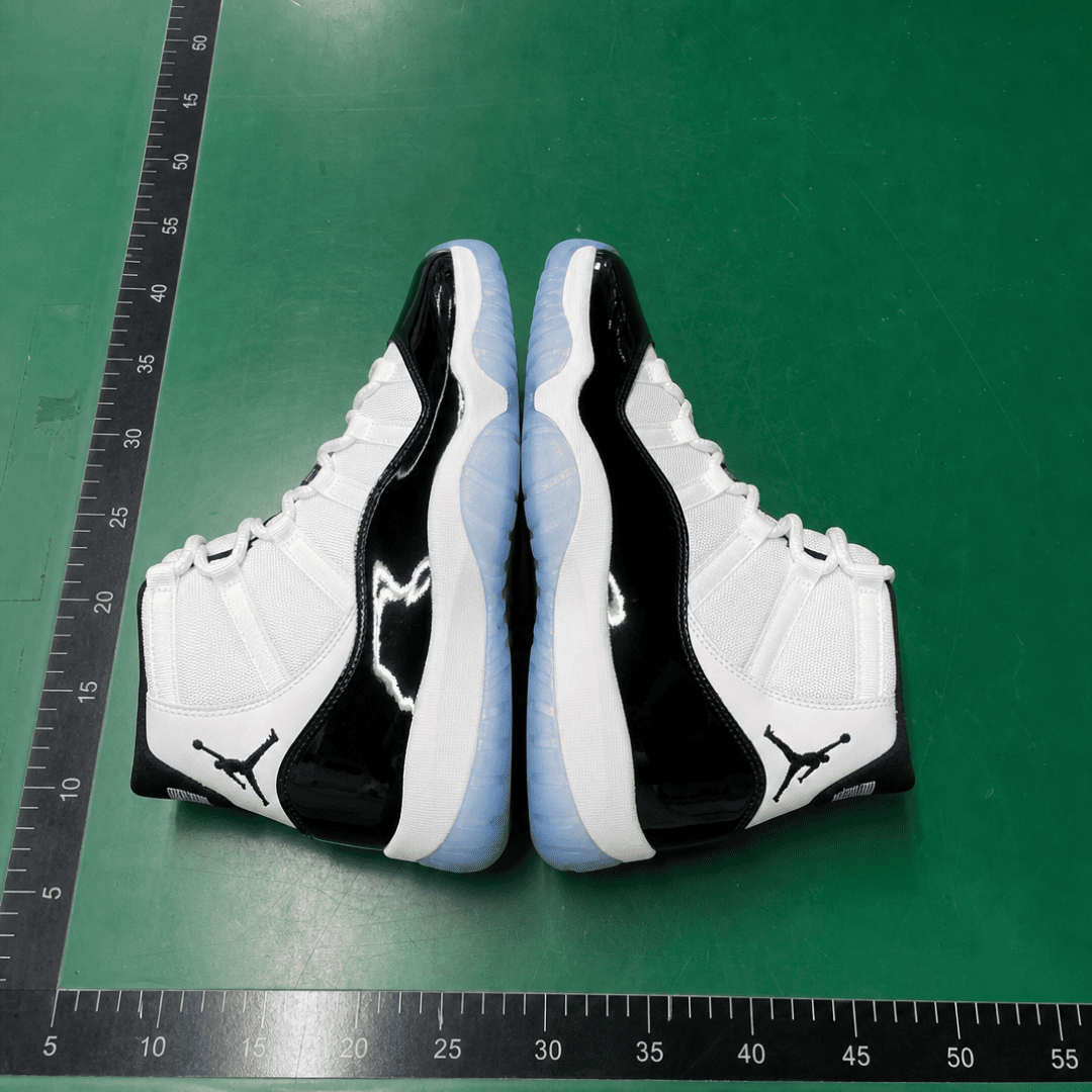 Nike Hoodie Shipping Savings: C
By Nadia Verhoeven0 approved
-
Jordan Sneaker QC: Upper, Sole & Size Tag Check
![Jordan Sneaker QC: Upper, Sole & Size Tag Check