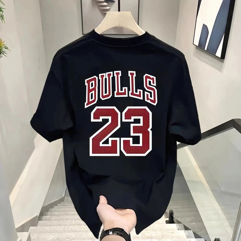 Camiseta negra NBA de estilo streetwear informal: análisis de una camiseta de algodón de $5.07, medida